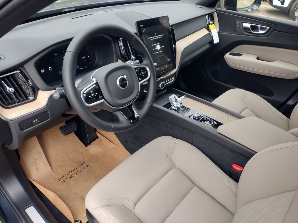 2026 VOLVO XC60 - Image 10