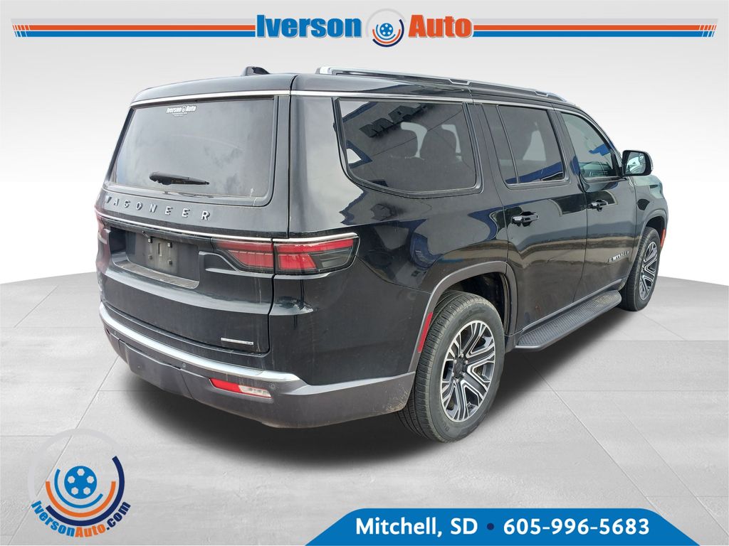 2022 Jeep Wagoneer Series III photo 3