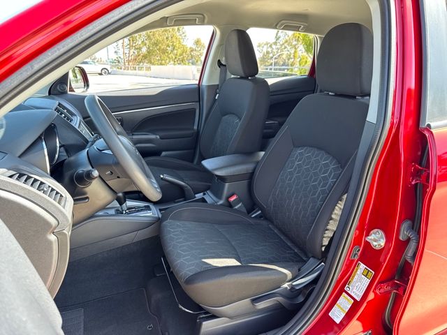 2023 Mitsubishi Outlander Sport ES photo 3