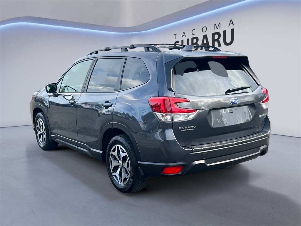 2023 Subaru Forester Premium photo 3