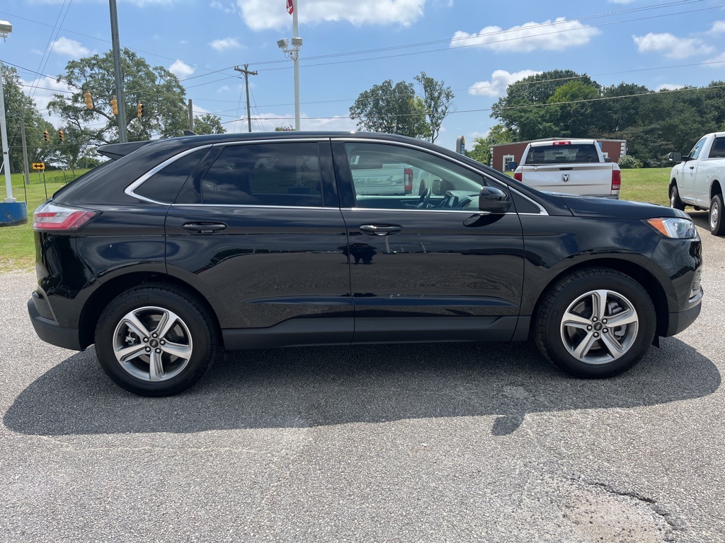 2024 Ford Edge SEL photo 4