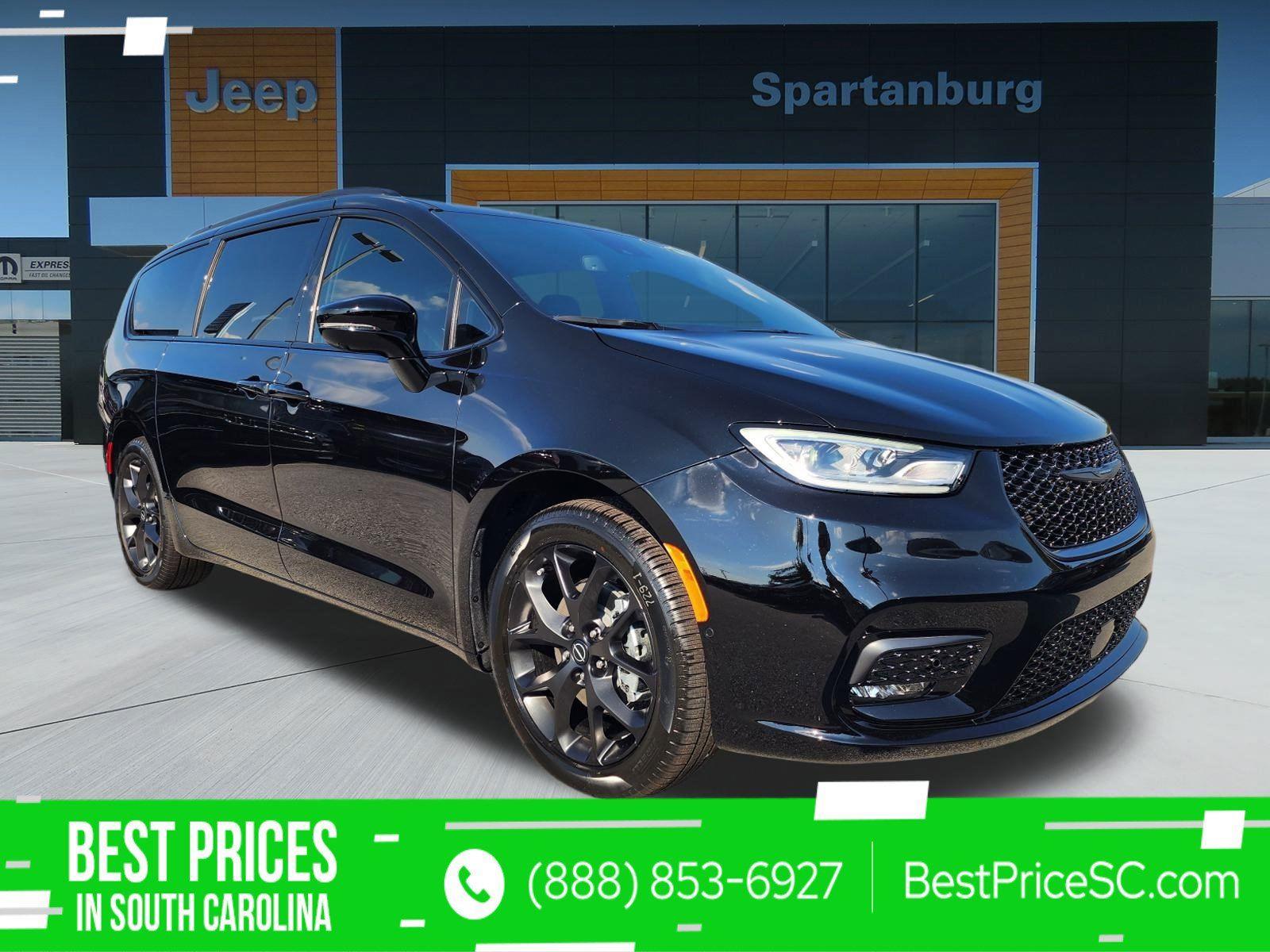 2026 Chrysler Pacifica Select's photo