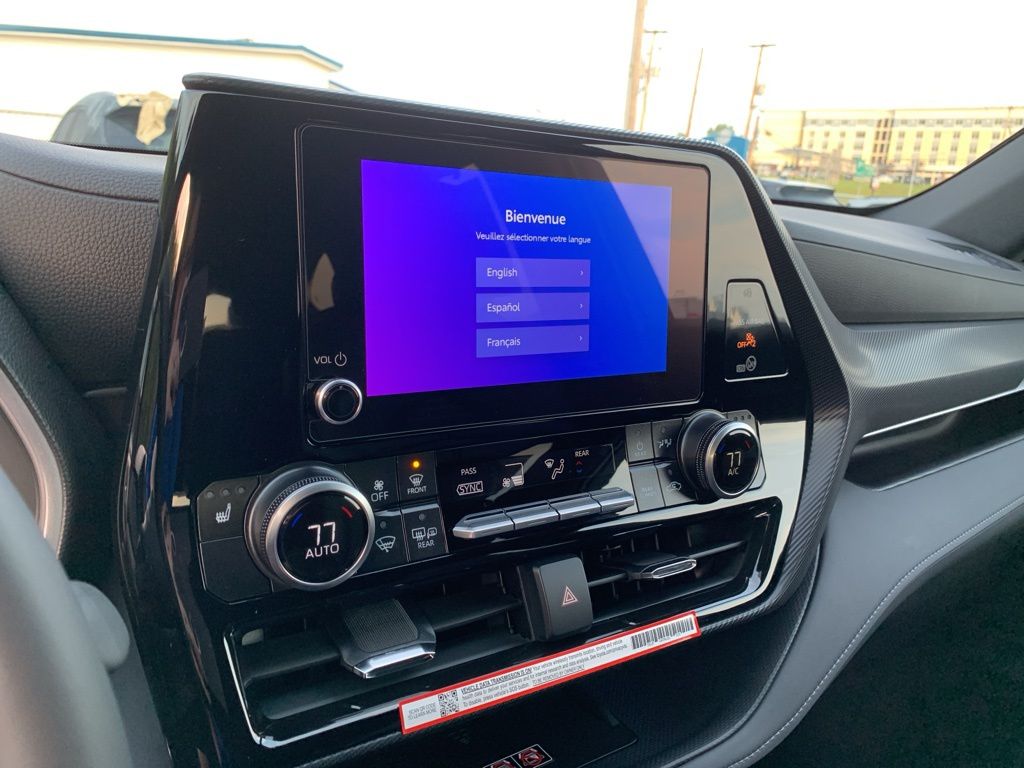 2025 Toyota Highlander XSE photo 15