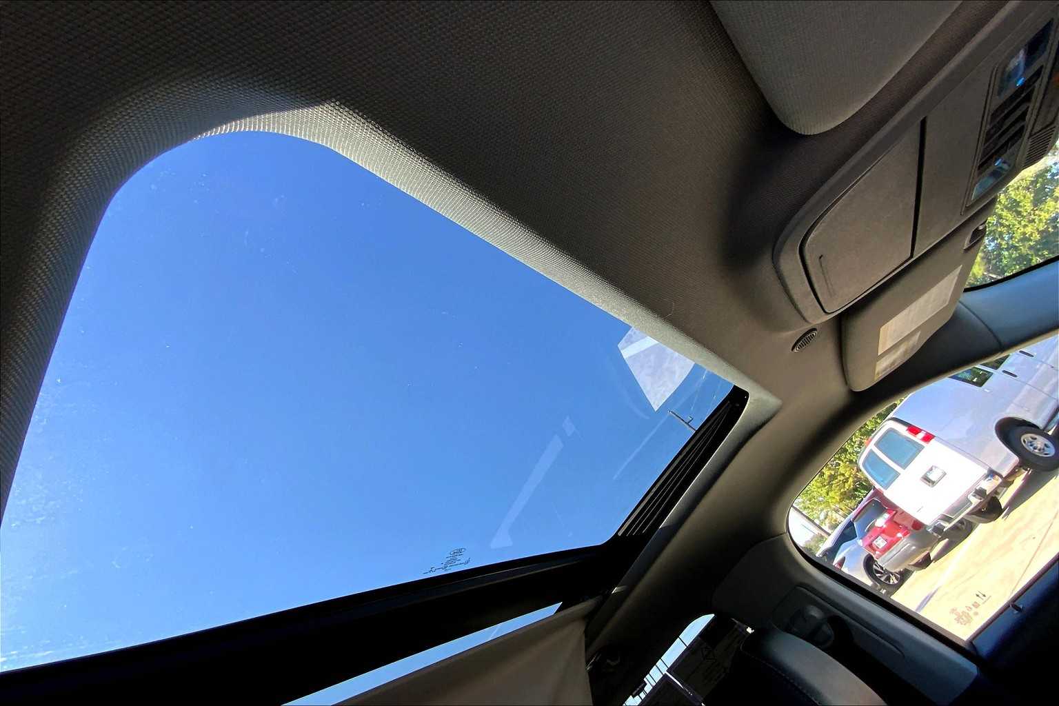 2021 Ford Explorer XLT photo 12