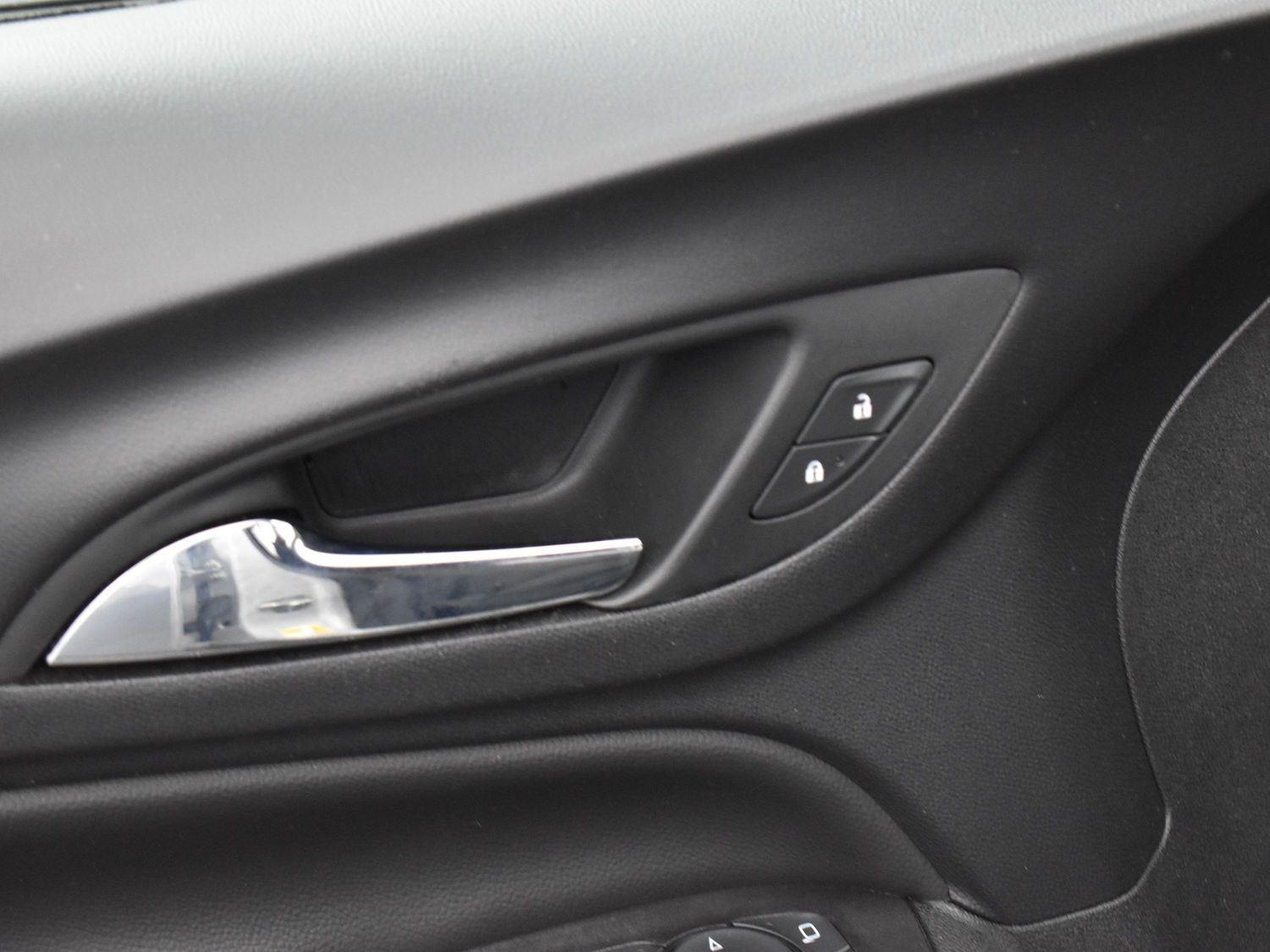 2020 Chevrolet Equinox LT photo 13