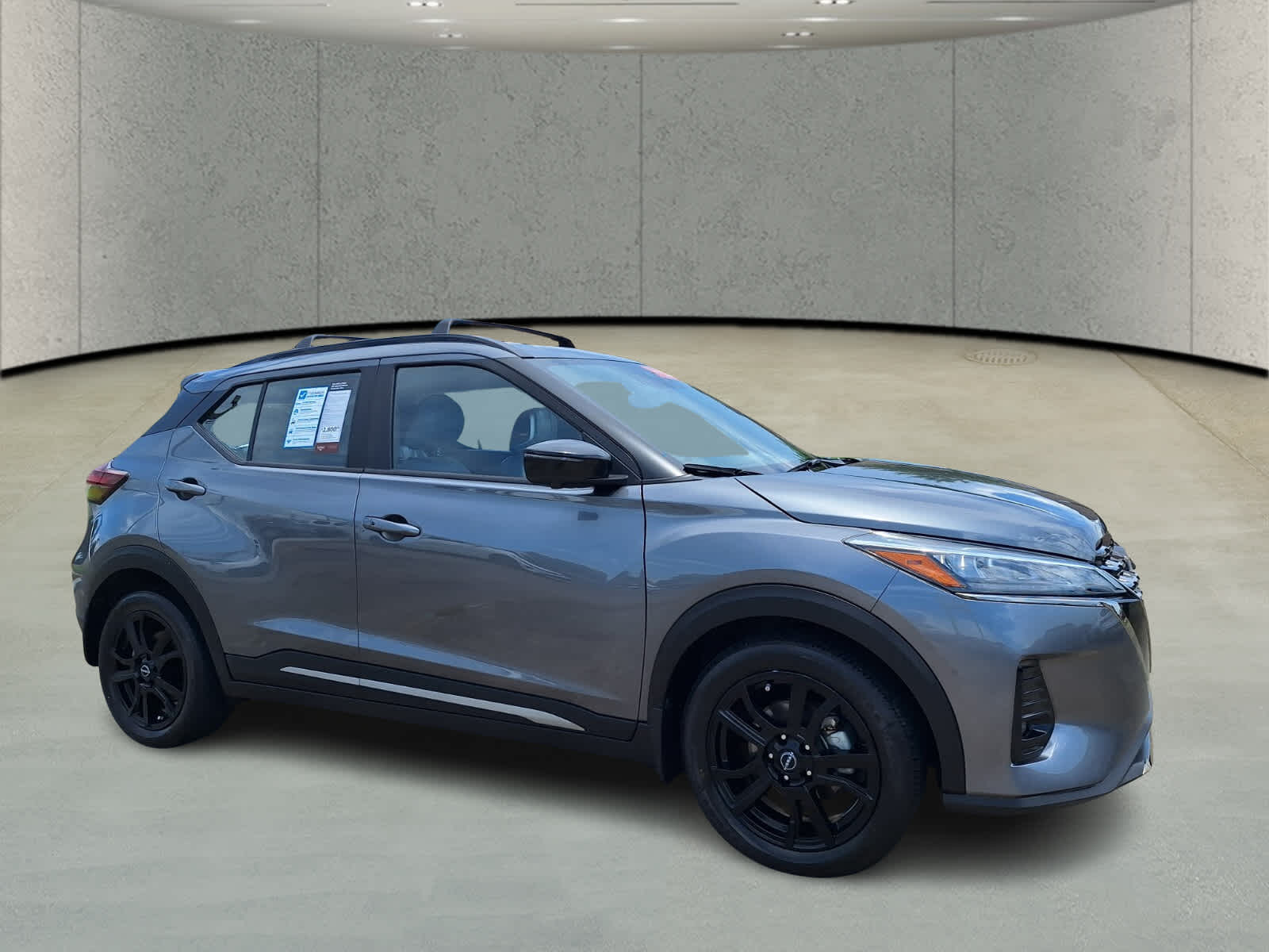 2024 Nissan Kicks SR photo 3