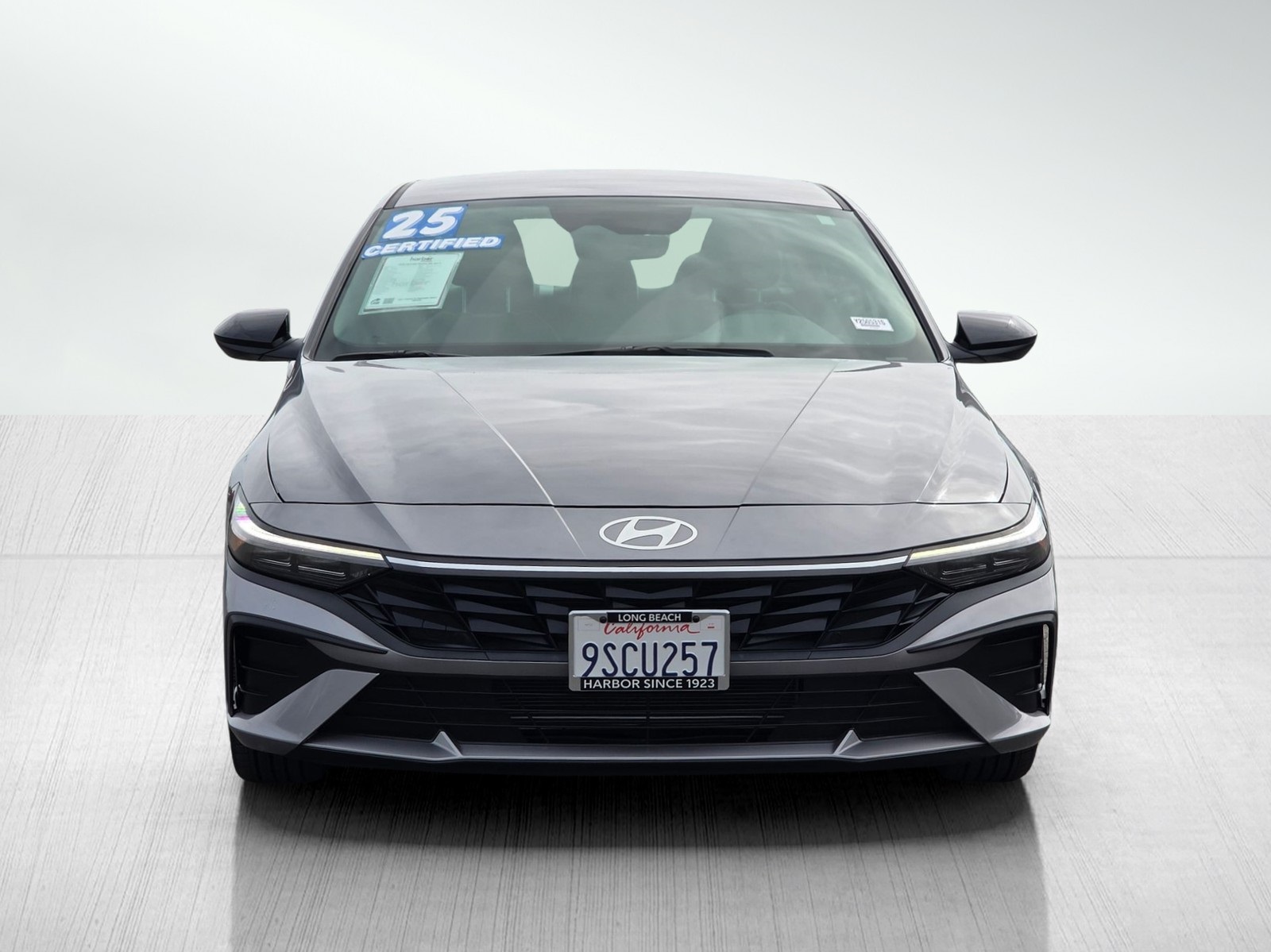 2025 Hyundai Elantra SEL Sport photo 2