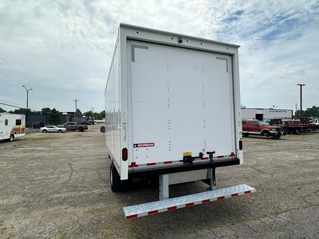 2024 Ford E-450 Cutaway photo 9