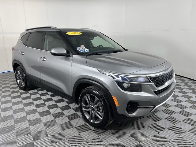 2021 Kia Seltos S's photo