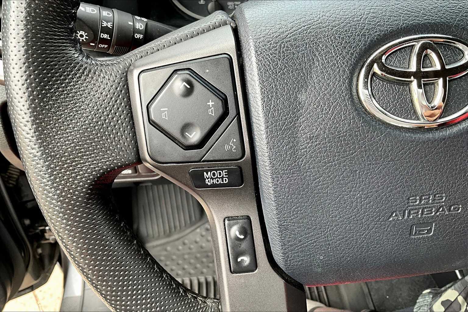2020 Toyota Tacoma TRD photo 19