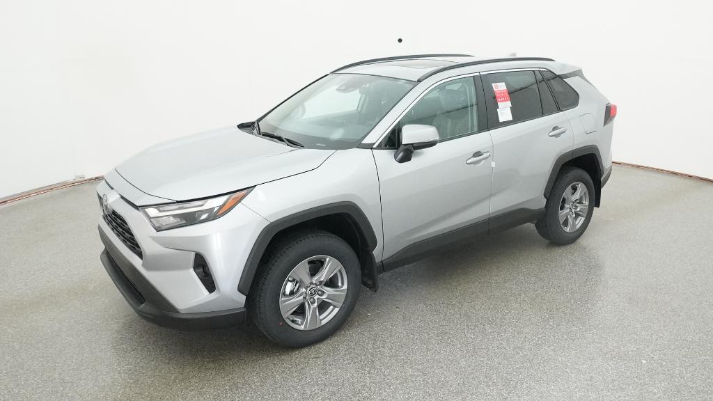 2025 Toyota RAV4 XLE's photo