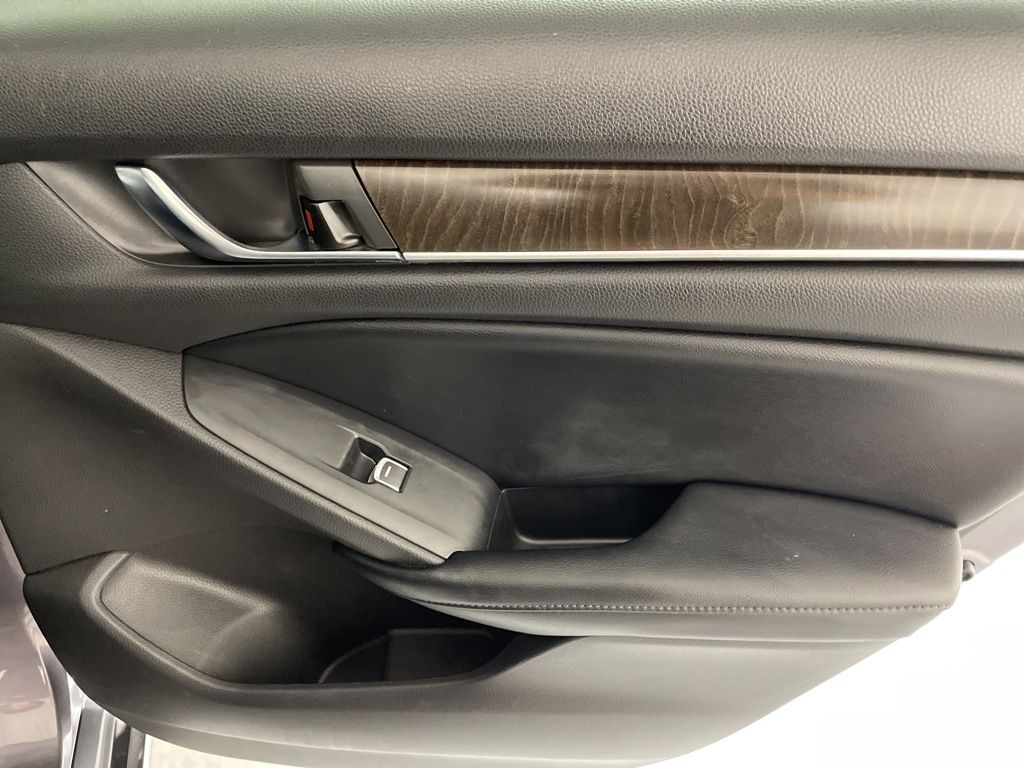 2018 Honda Accord EX-L photo 40
