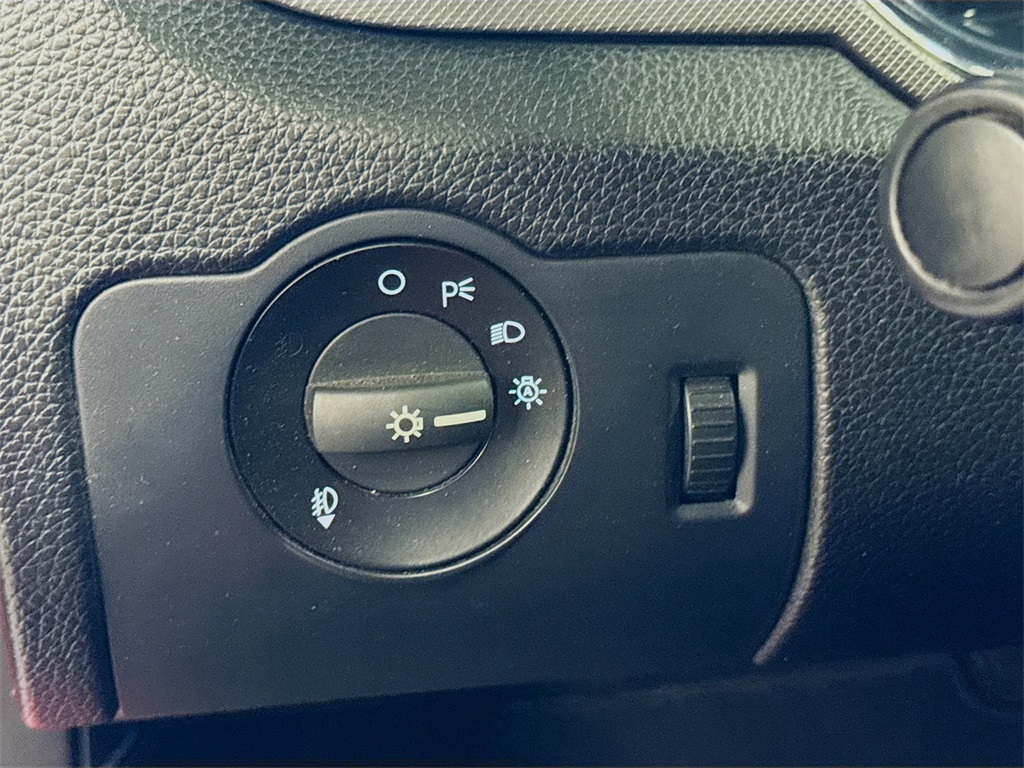 2014 Ford Mustang V6 photo 9