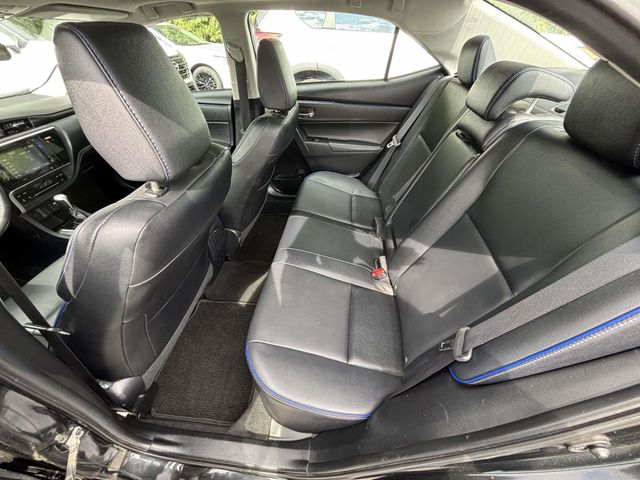 2017 Toyota Corolla XSE photo 11