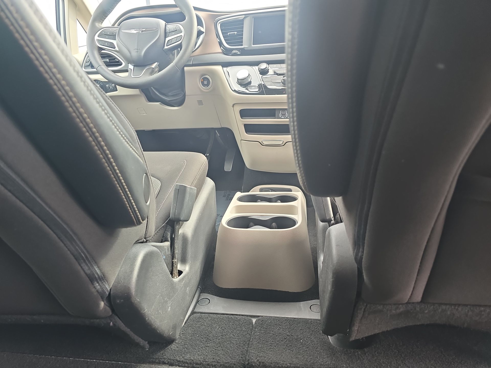 2023 Chrysler Voyager LX photo 44