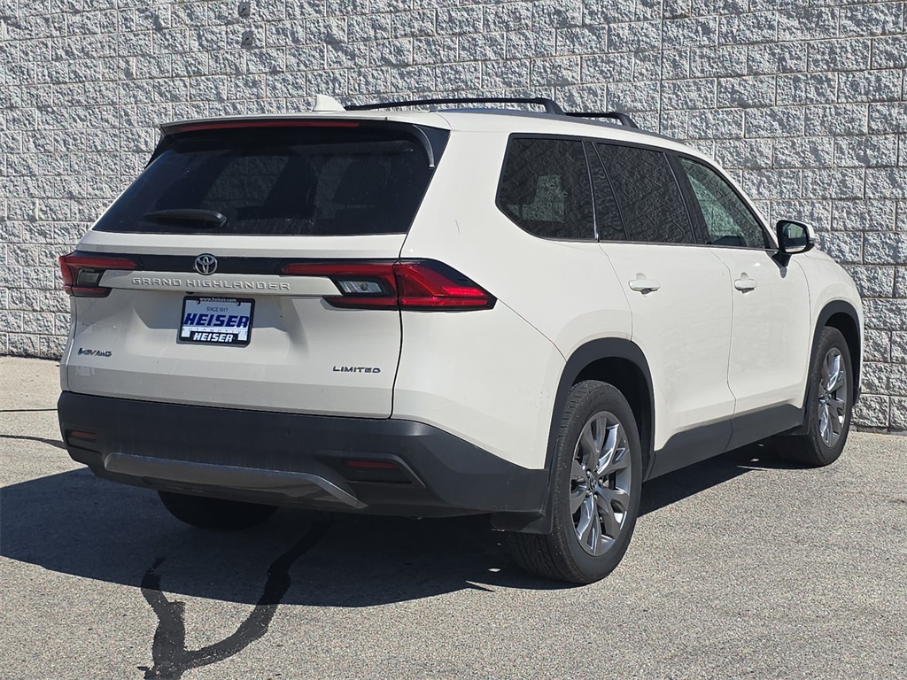 2024 Toyota Grand Highlander Hybrid Limited photo 12