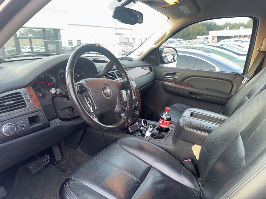 2007 Chevrolet Suburban 1500 LT photo 4