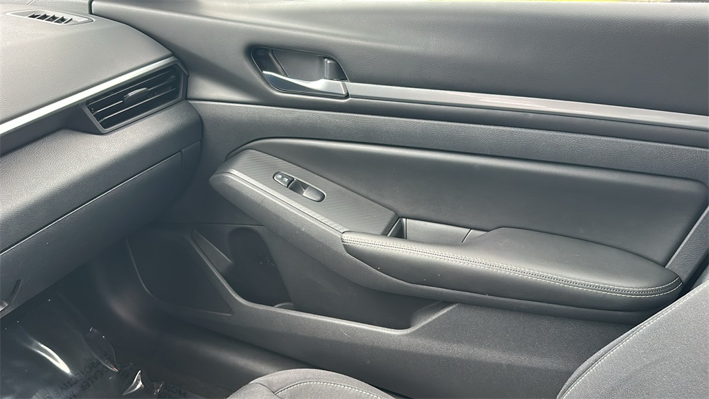 2022 Nissan Altima 2.5 SV photo 27