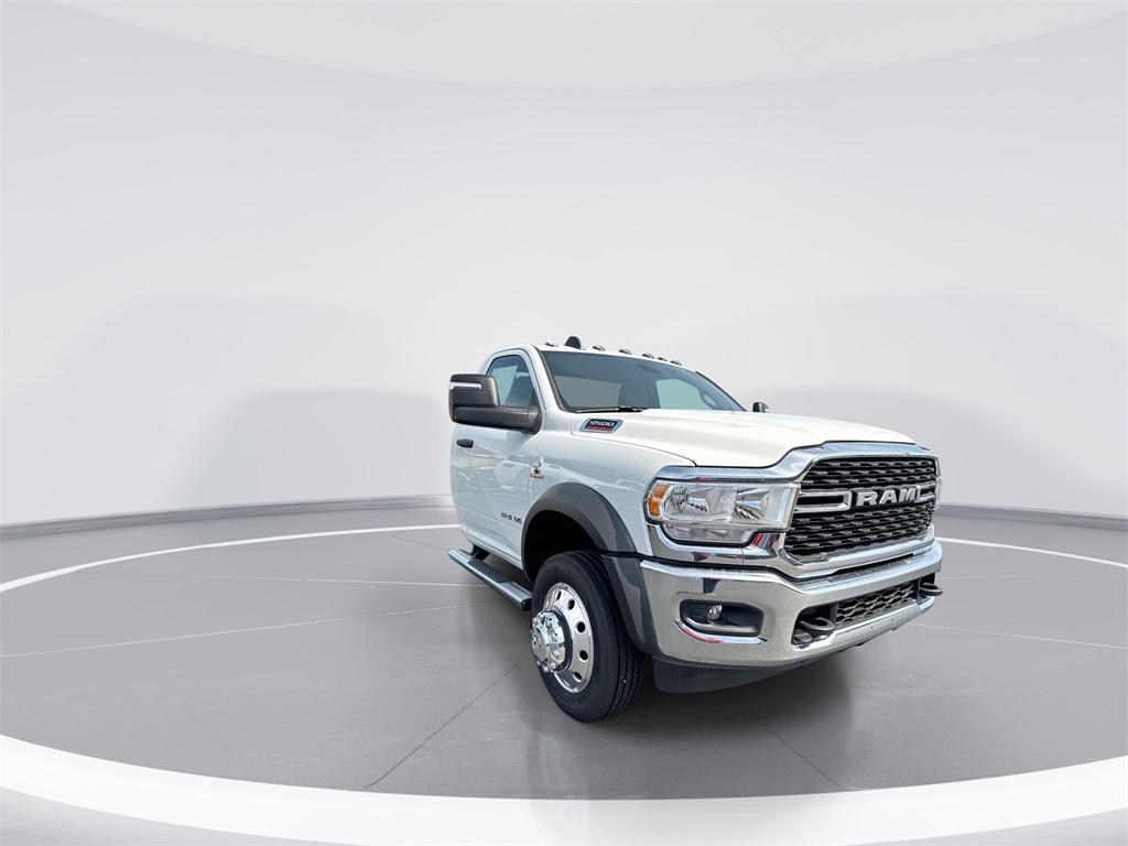 2024 Ram 5500 SLT photo 2