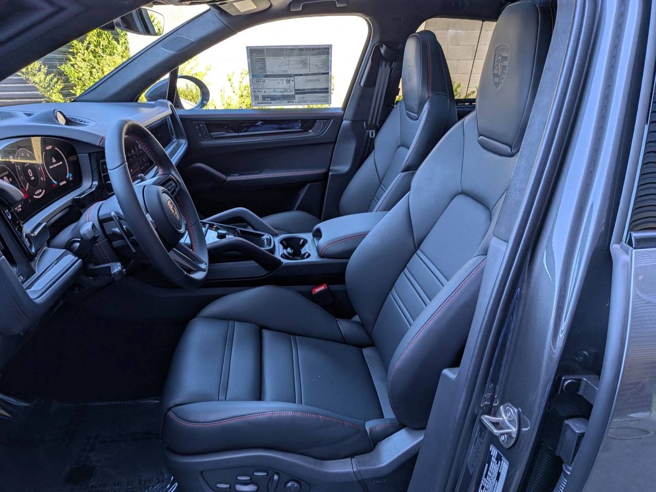 2025 Porsche Cayenne GTS photo 3