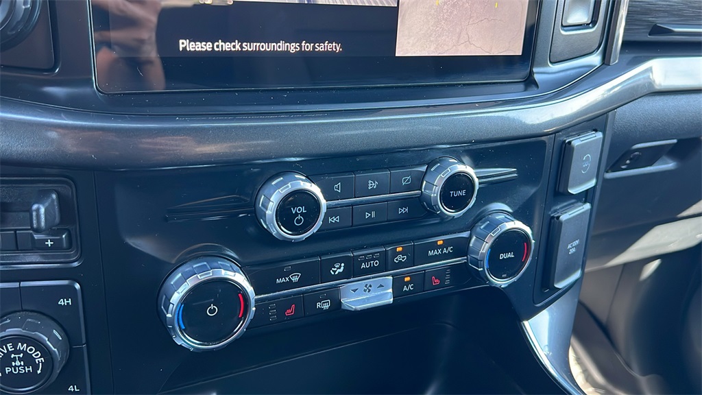 2023 Ford F-150 XLT photo 13