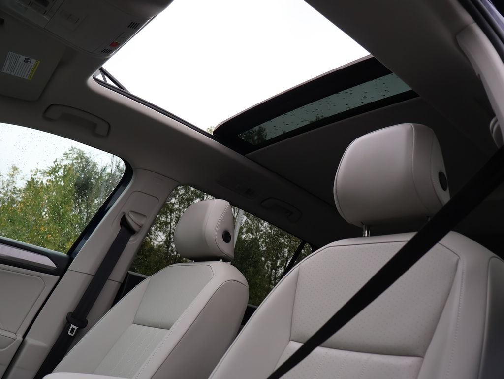 2024 Volkswagen Tiguan SE Wolfsburg Edition photo 33