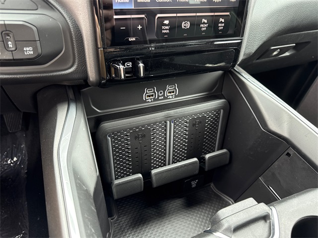 2025 Ram 2500 Laramie photo 24