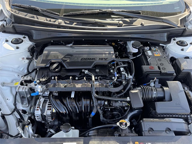 2025 Hyundai Elantra SE photo 12