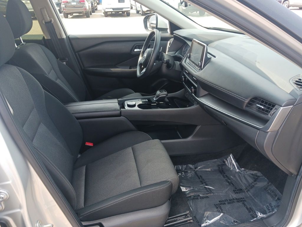 2024 Nissan Rogue SV photo 20