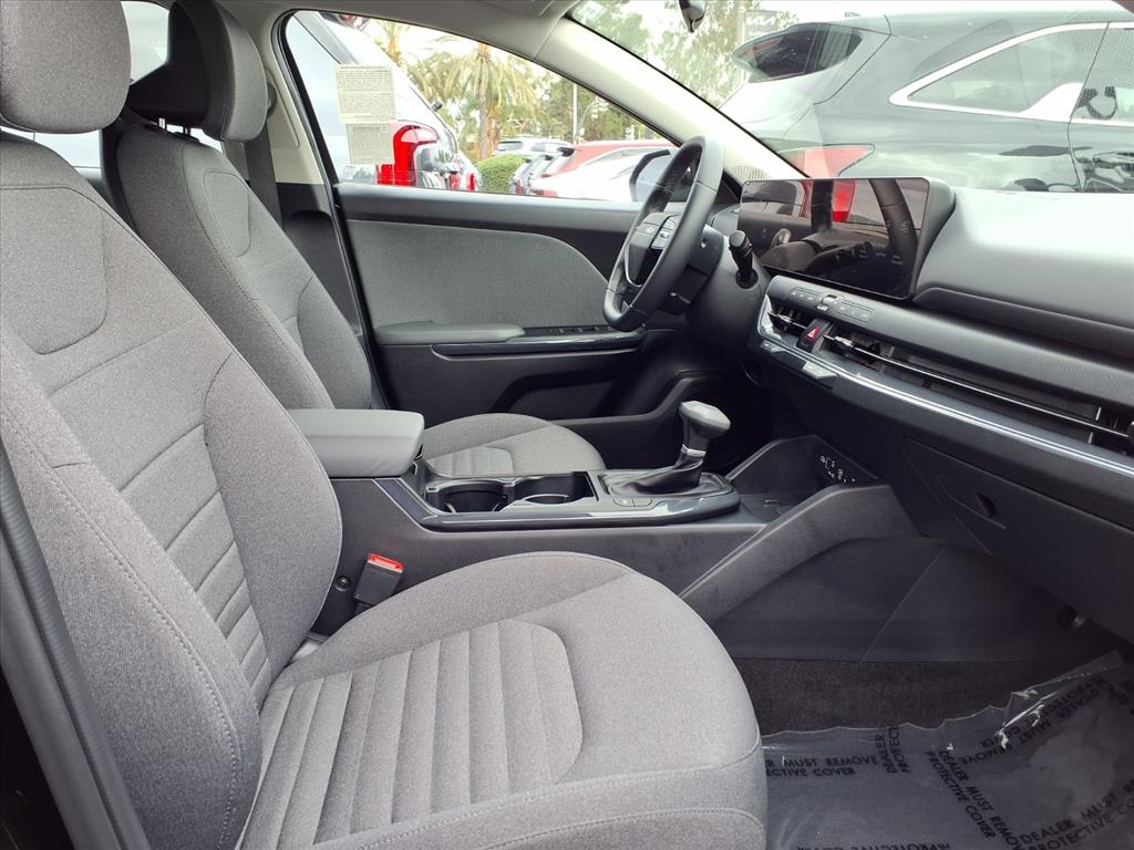 2025 Kia K4 EX photo 10