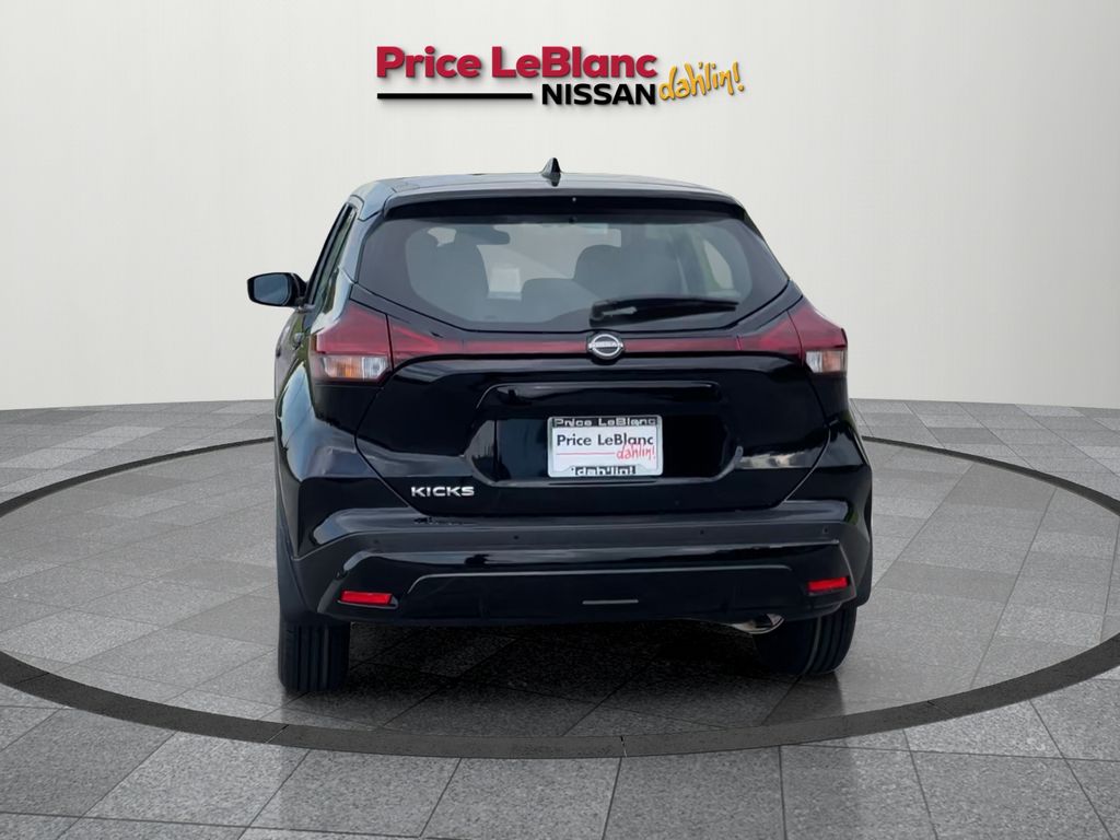 2025 Nissan Kicks Play S photo 5