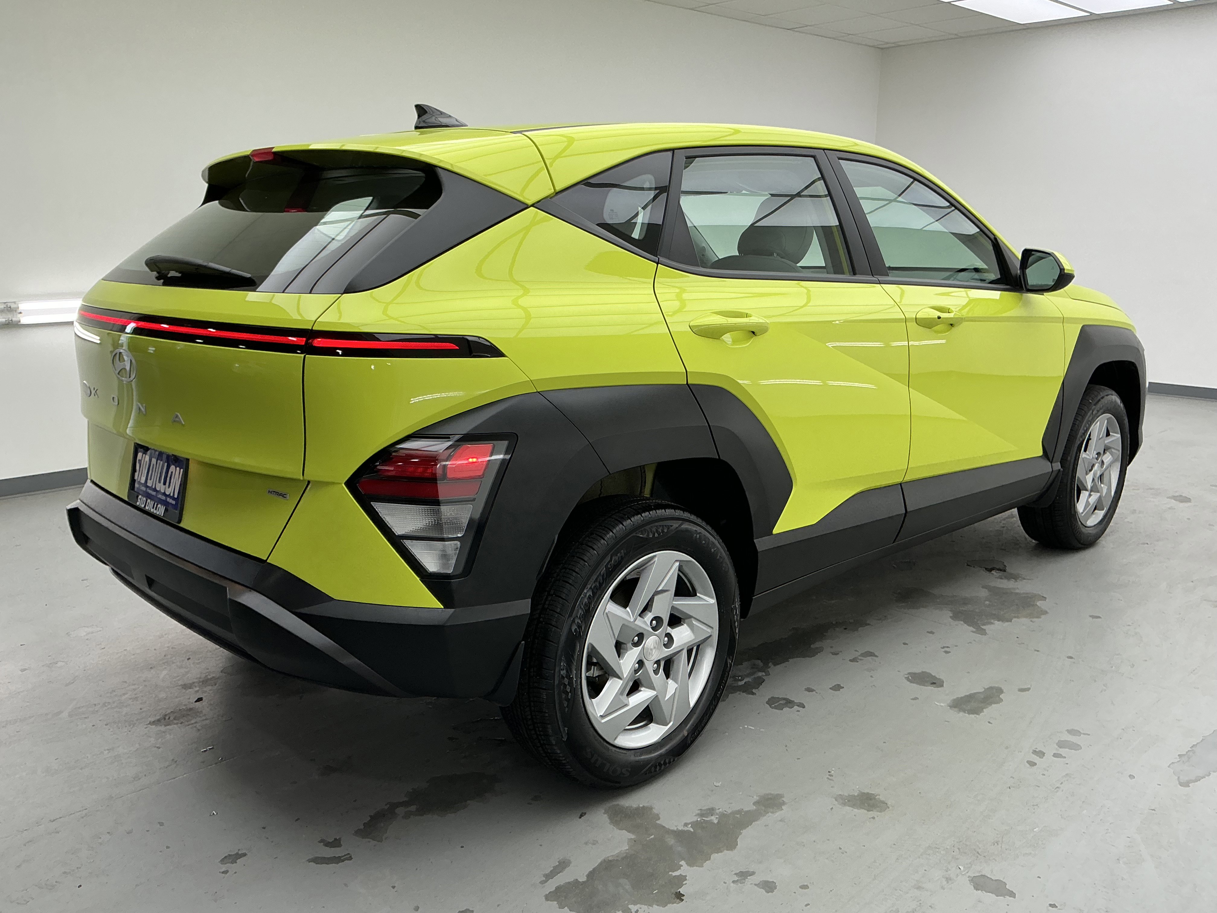 2024 Hyundai Kona SE photo 3