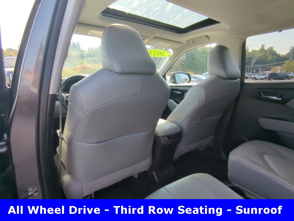 2021 Toyota Highlander Hybrid XLE photo 3