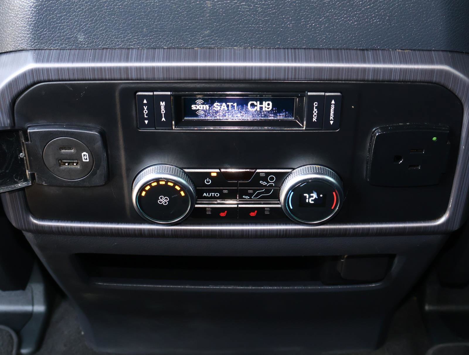 2023 Ford Expedition MAX Platinum photo 13