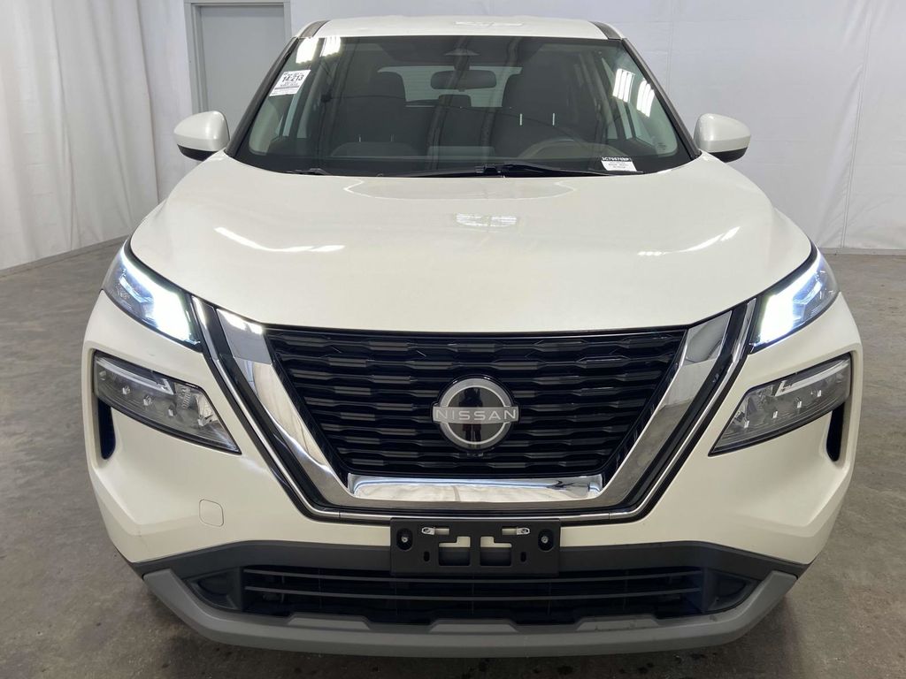 2023 Nissan Rogue SV photo 3