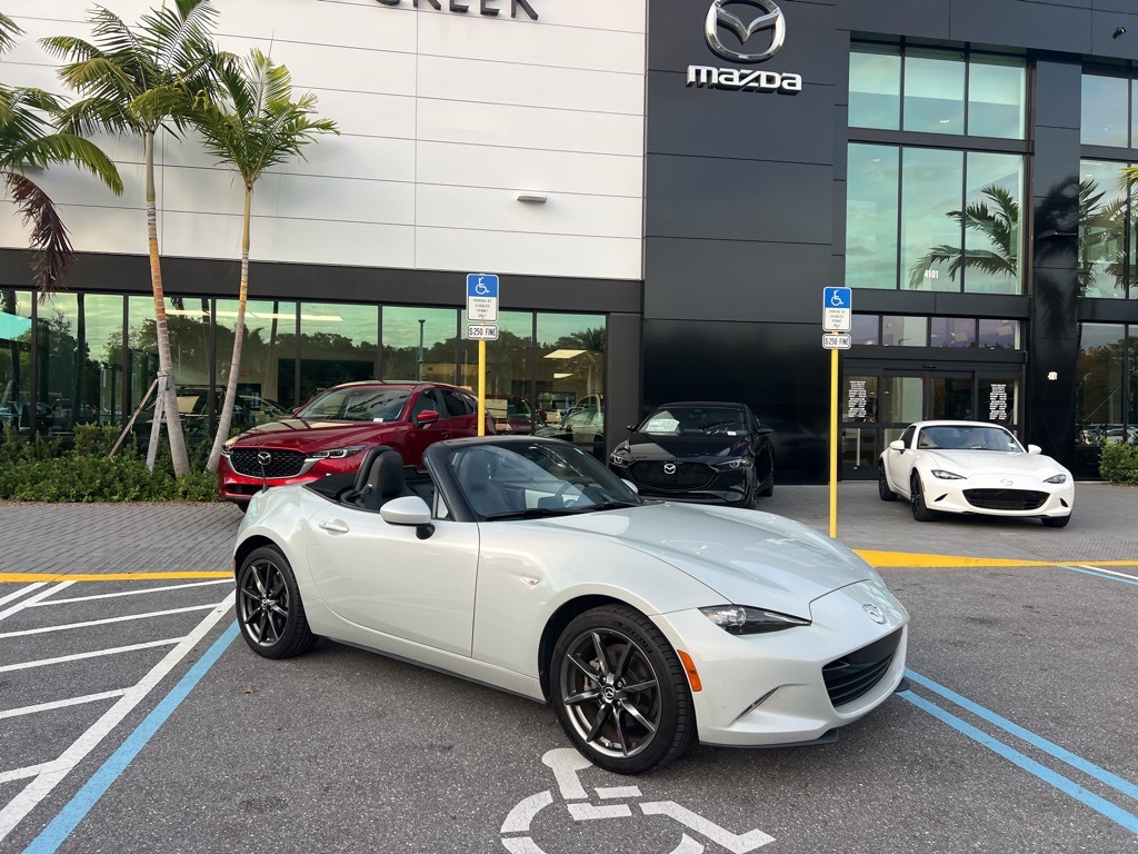 2019 Mazda MX-5 Miata Miata Grand Touring photo 2