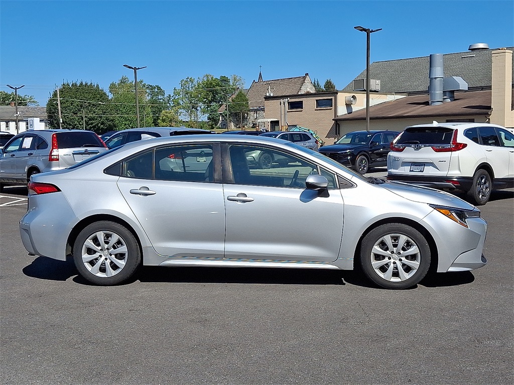 2020 Toyota Corolla LE photo 8