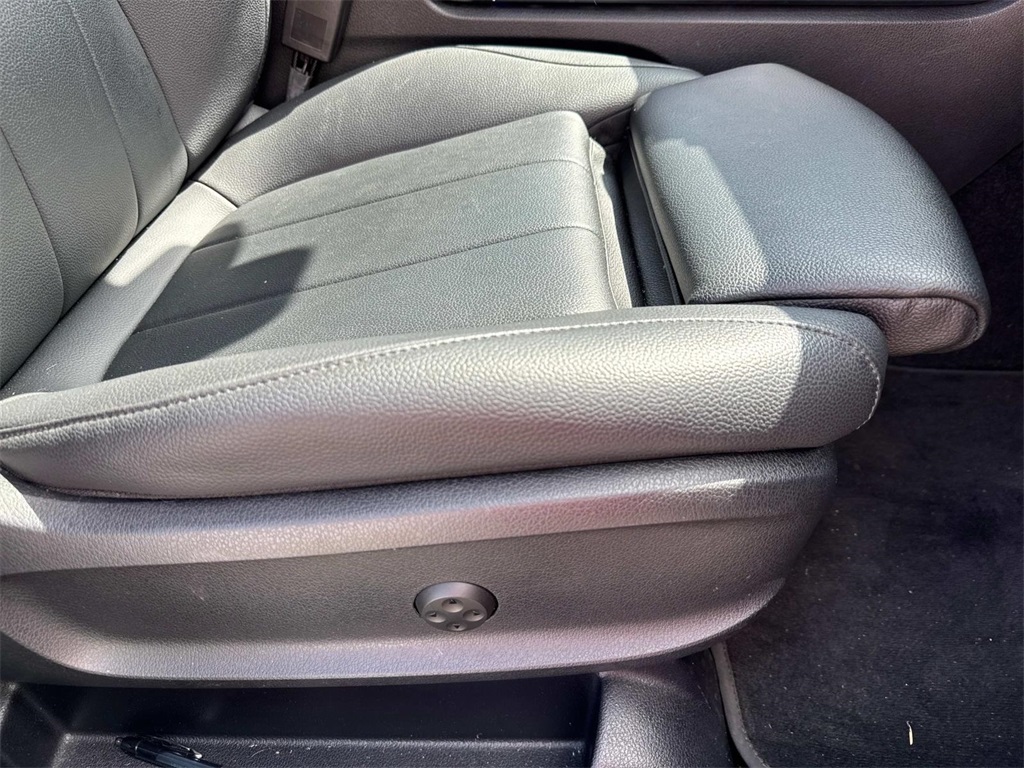 2021 Mercedes Benz GLB 250 photo 10