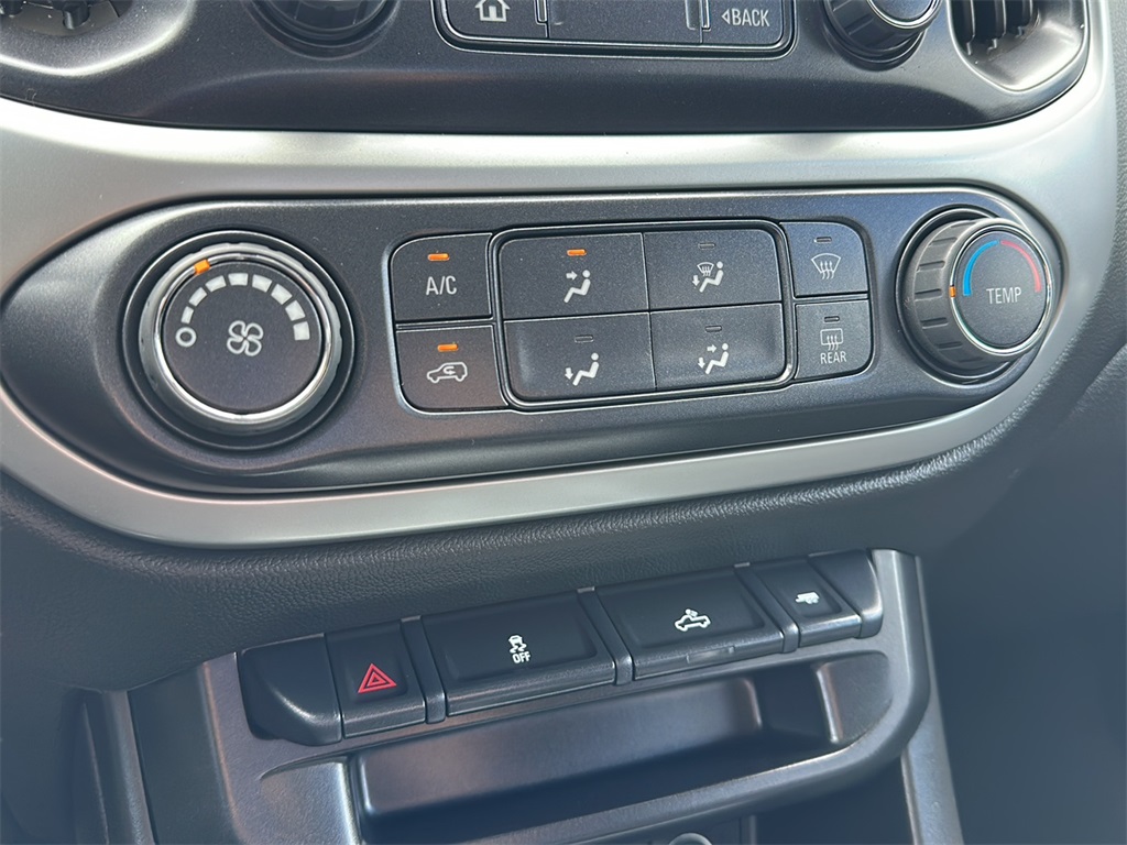 2022 Chevrolet Colorado LT photo 12