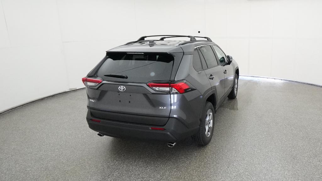 2025 Toyota RAV4 XLE photo 19