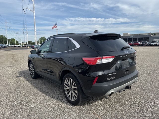 2022 Ford Escape Titanium photo 4