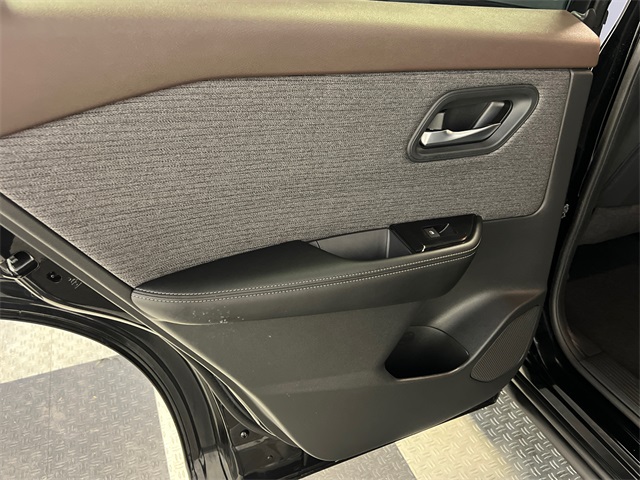 2023 Nissan Rogue SV photo 16