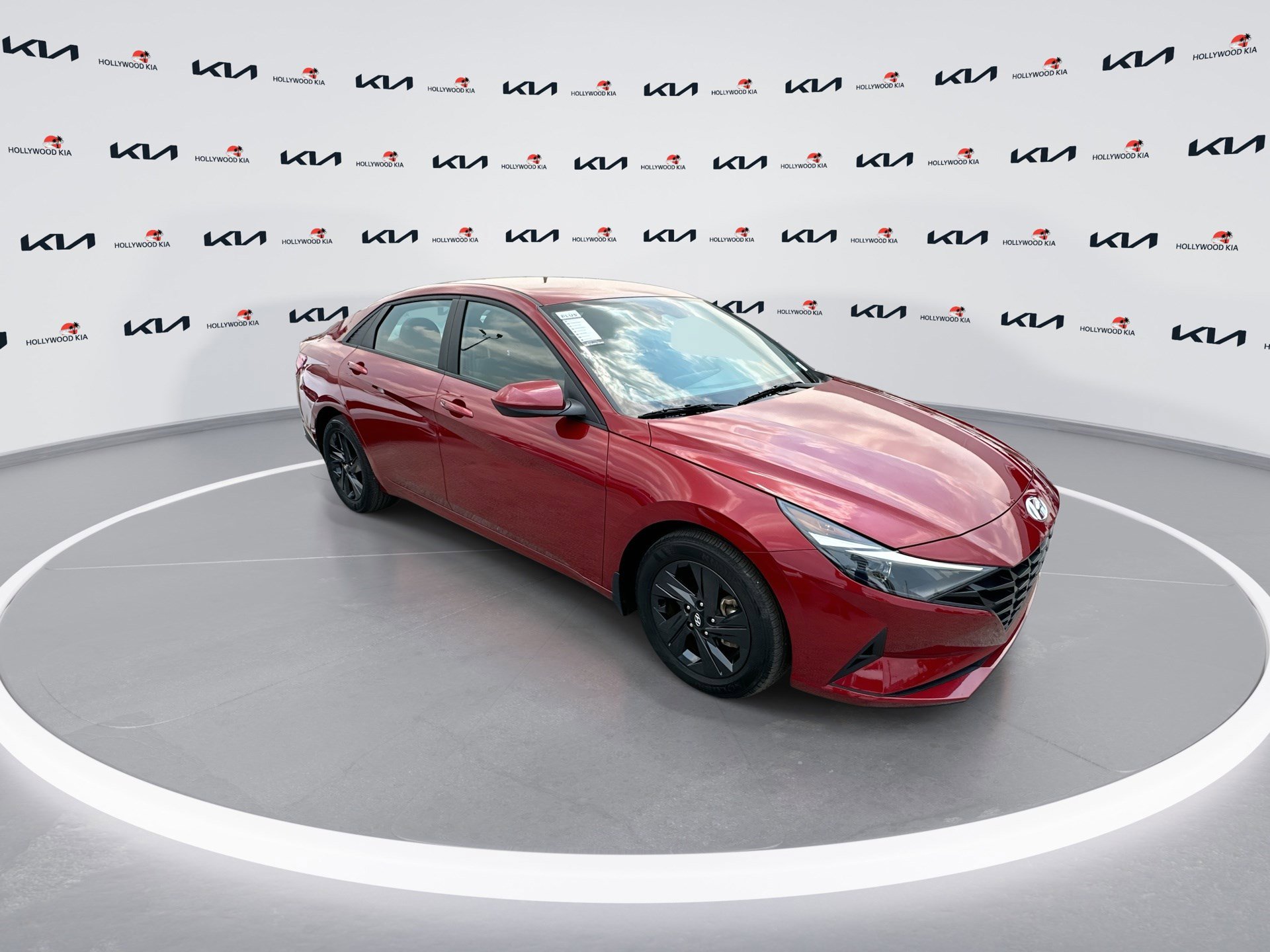 2023 Hyundai Elantra SEL photo 2