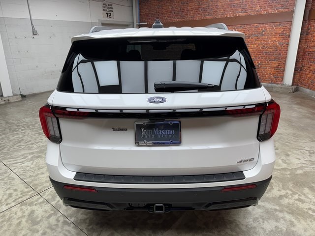 2025 Ford Explorer ST-Line photo 4