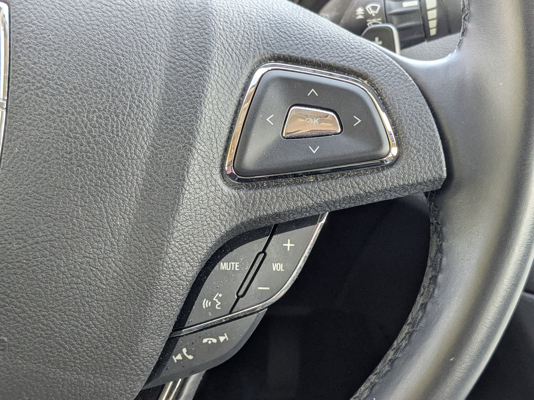 2016 Lincoln MKZ Base photo 20