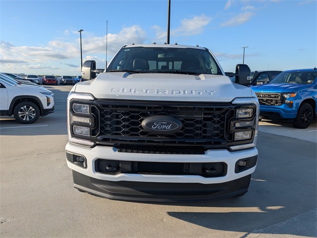 2026 Ford F-250 Lariat photo 2