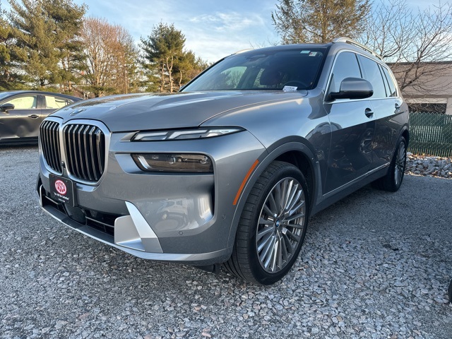 2024 BMW X7 40i's photo
