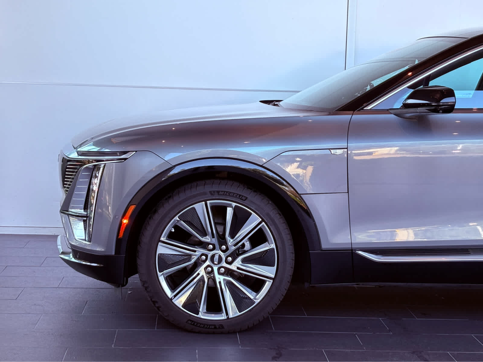 2023 Cadillac Lyriq Luxury photo 7