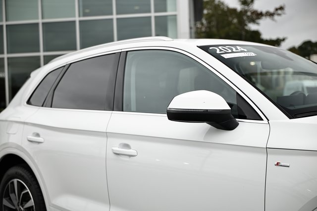 2024 Audi Q5 45 S line Premium photo 2