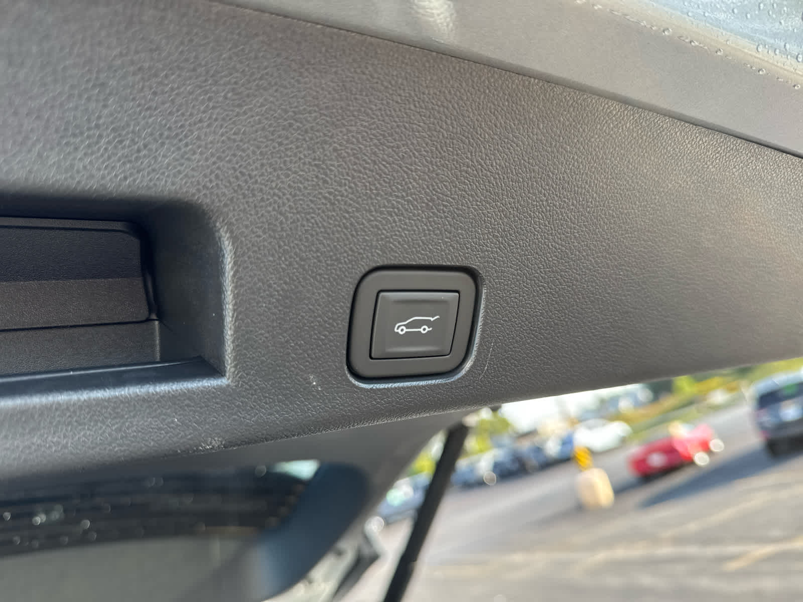 2025 Chevrolet Traverse photo 17